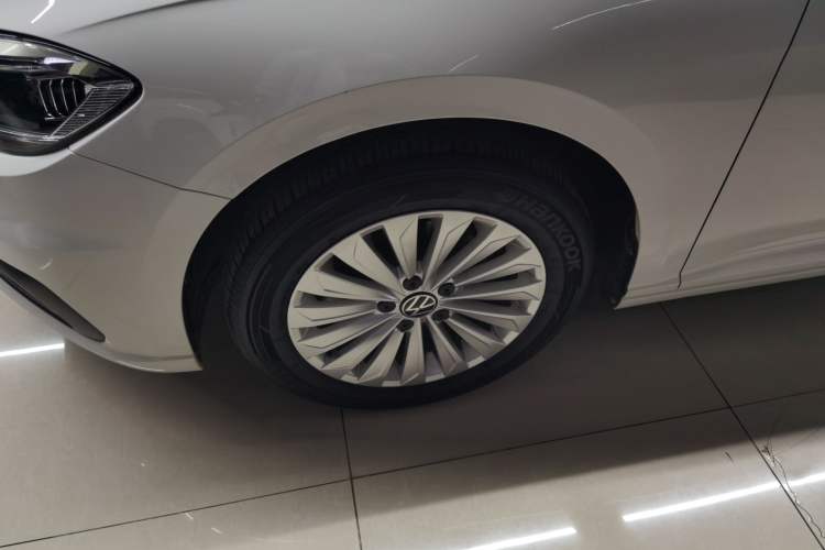 Used Volkswagen Lavida 2022 1.5L Automatic Comfort Edition Left Front Wheel Hub