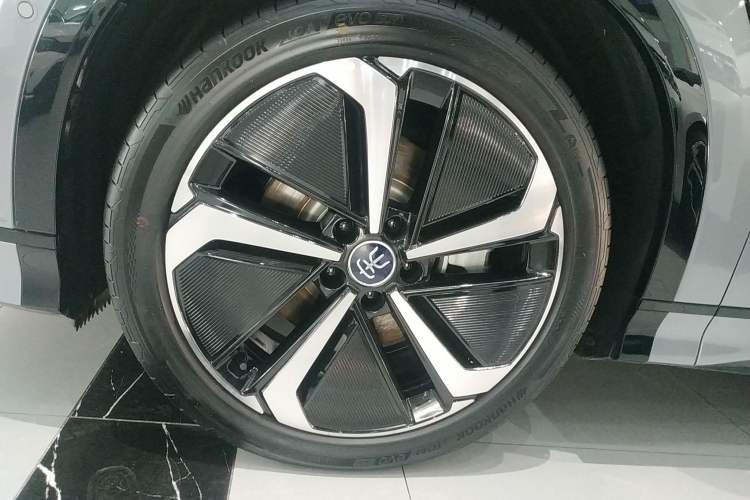 Used BYD Song L EV 2024 662 km Excellence Version
