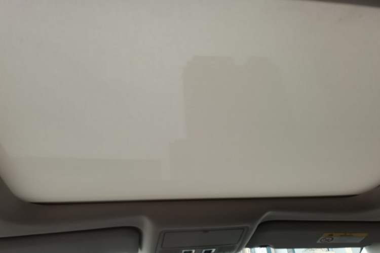 Used Jaguar XEL 2019 2.0T 200 PS Elite Edition Headliner