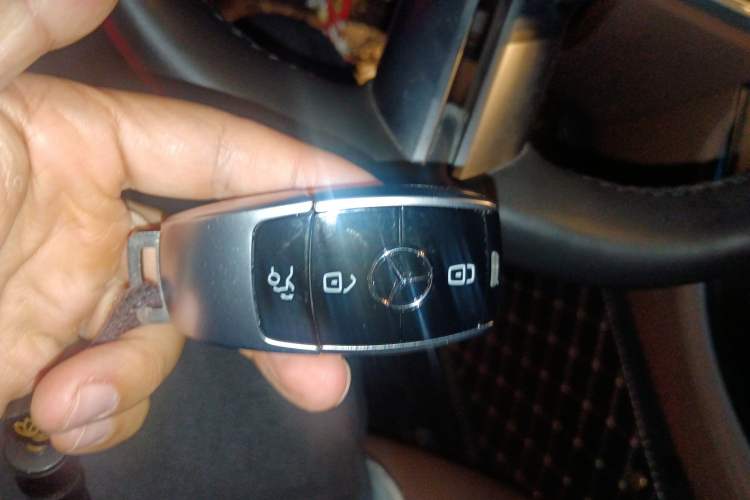 Used Mercedes-Benz E-Class New Energy 2023 E 350 e L Plug-in Hybrid Sports Sedan Vehicle Key