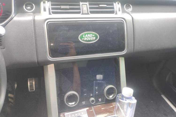 Used Land Rover Range 2020 3.0 L6 Long-Wheelbase Legacy Audio And AC Panel