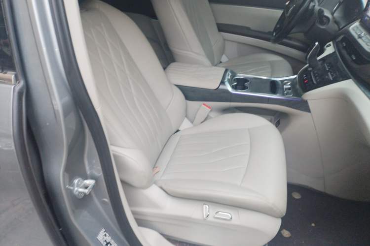 Used Buick GL8 2023 Land Executive Class Smart Enjoyment Model Right Front Seat