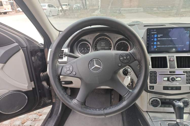 Used Mercedes-Benz C-Class 2010 C 200 CGI Fashion Model