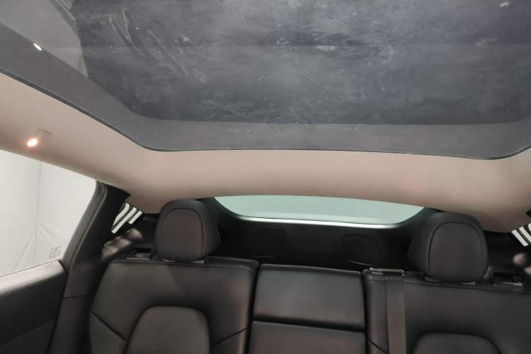 Used Tesla Model Y 2024 Long-Range All-Wheel-Drive Version