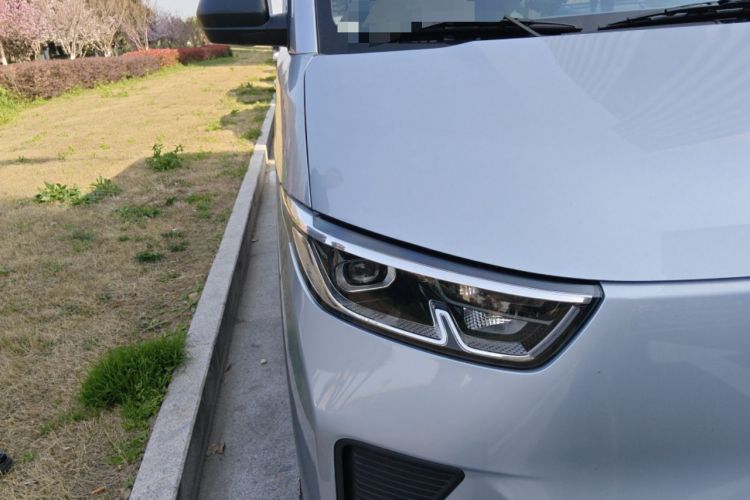 Used Wuling Yangguang 2024 300KM Comfort Version Passenger Van 75kW Right Front Headlight