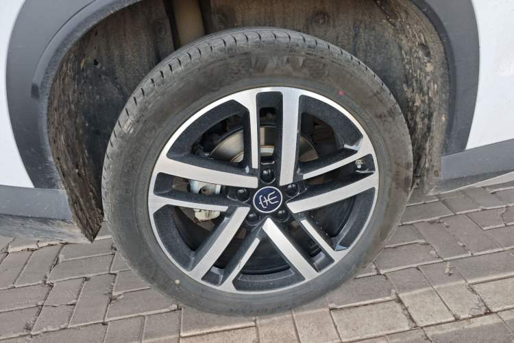 Used BYD Song L DM-i 2025 Intelligent Driving Version 112 km Leading Trim Right Rear Wheel Hub