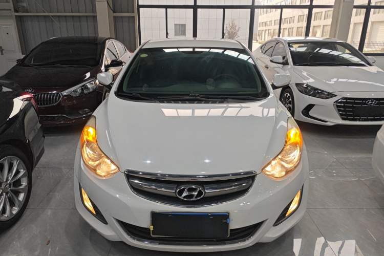 Used Hyundai Elantra (5th Generation / Langdong) 2015 1.6L Automatic Fashion Model Front