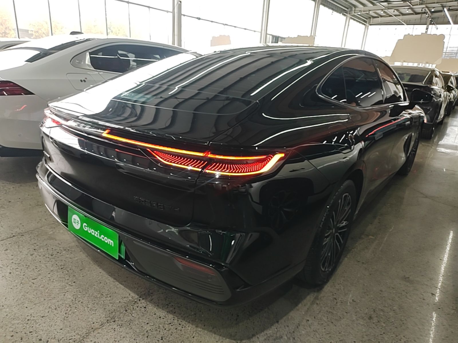 Geely Galaxy 8 2025 60km EM-i Luxury Edition - Luxury Enjoyment — снимка 6