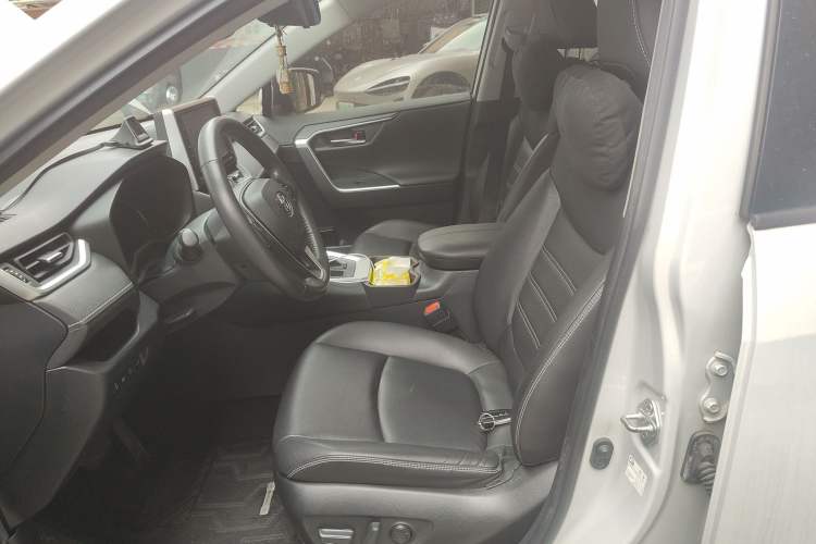 Used Toyota RAV4 2020 2.0L CVT Two-Wheel Drive Fashion PLUS Edition