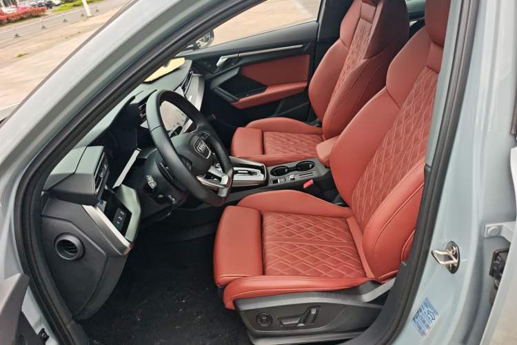 Used Audi A3 2025 A3L Limousine 35TFSI Prestige Edition + Luxury Selection Package Left Front Seat