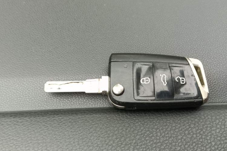 Used Volkswagen Golf 2017 230TSI Automatic Comfort Edition – Celebrating Milestone of One Million Units Vehicle Key