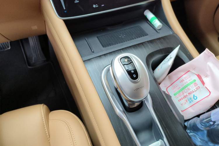 Used VOYAH Dream 2024 PHEV Extended-Range Premium Edition