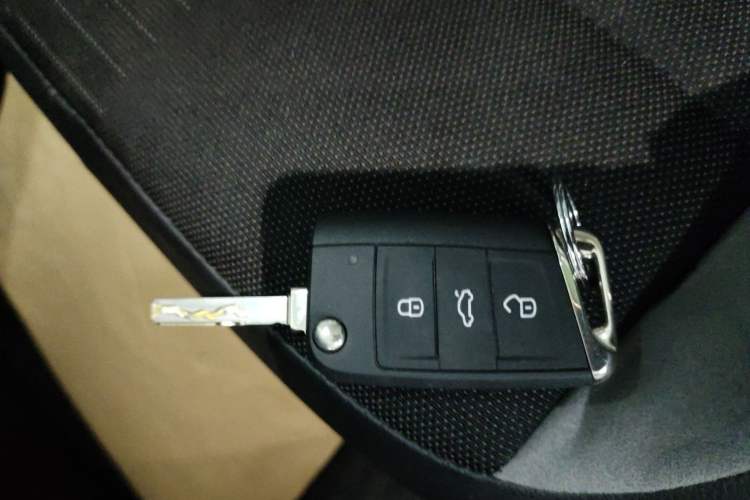 Used Volkswagen T-ROC 2020 280TSI DSG Two-Wheel-Drive Elite Version