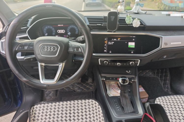 Used Audi Q3 2021 35 TFSI Progressive Dynamic Edition Interior 2