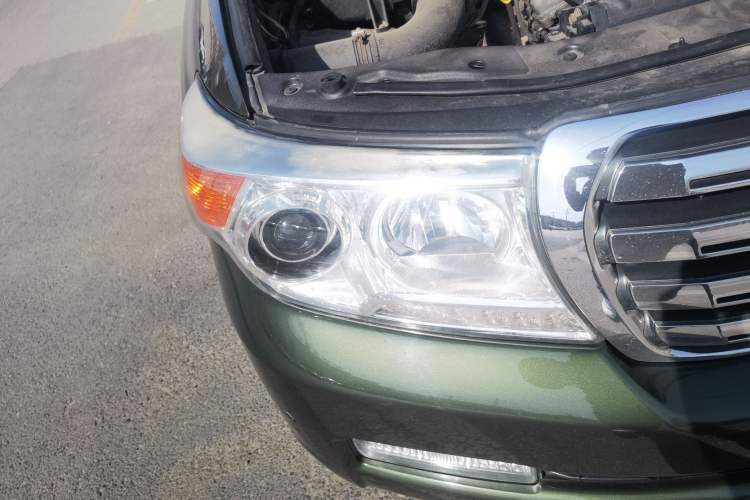 Used Toyota Land Cruiser  Right Front Headlight