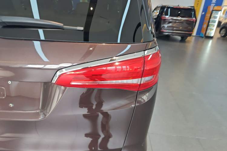 Used Buick GL8 2017 ES 28T Luxury Model China V Standard