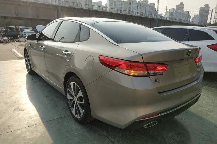 Used Kia K5 2016 2.0L Automatic LUX
