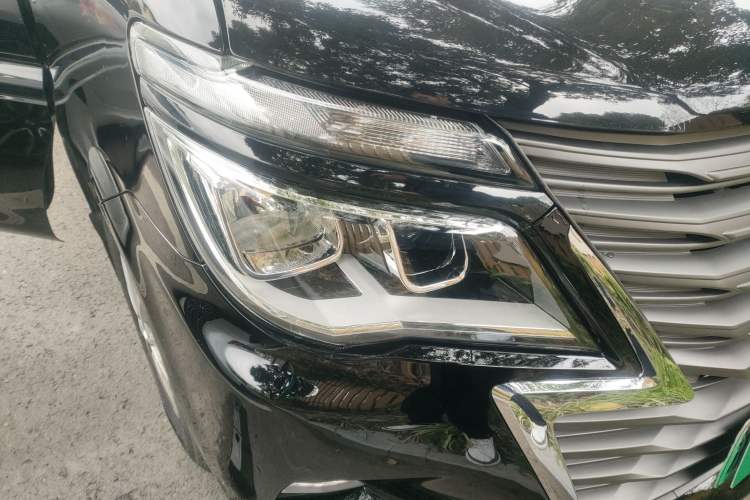 Used FORTHING Lingzhi M5 2022 Standard Version Base Model 7 Seats