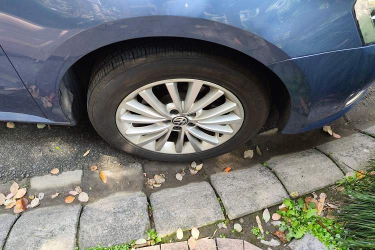 Used Volkswagen Lavida 2013 Revised Version 1.6L Automatic Luxury Edition
