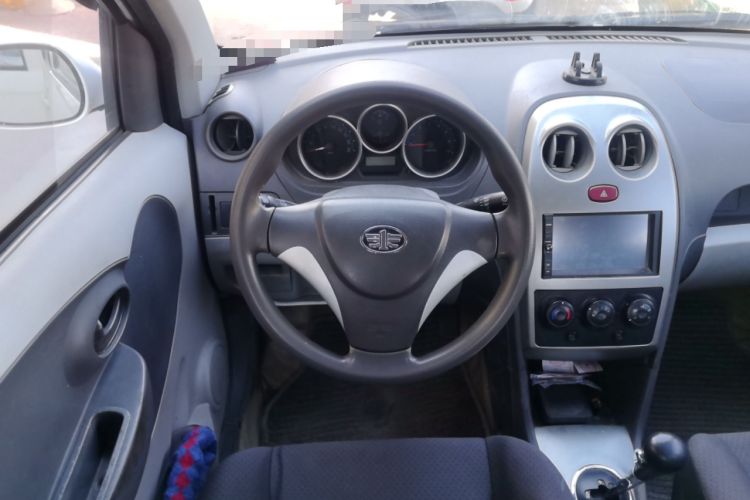 Used FAW Weizhi V2 2010 1.3L AMT Flagship Version Steering Wheel