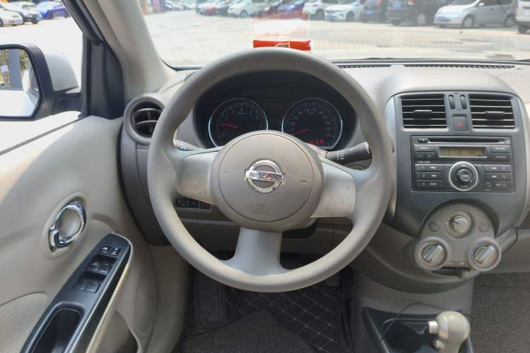 Used Nissan Sunny 2011 1.5XL CVT Luxury Edition Steering Wheel