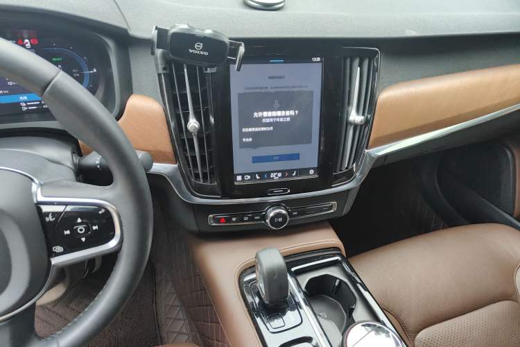 Used Volvo S90 New Energy 2023 T8 Plug-in Hybrid All-Wheel Drive Long-Range Zhiyi Luxury Edition Audio And AC Panel