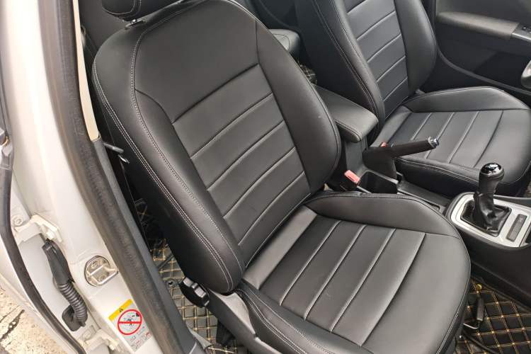 Used Volkswagen Lavida 2013 Revised Classic 1.6L Manual Fashion Edition
