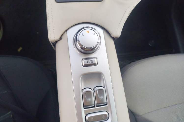 Used CHANGAN NEVO Lumin 2025 205 km Xiangqin Version
