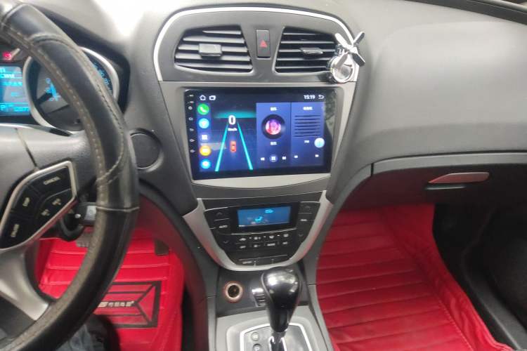 Used GAC Trumpchi GS5 2014 2.0L Automatic Two-Wheel Drive Deluxe Edition Audio And AC Panel