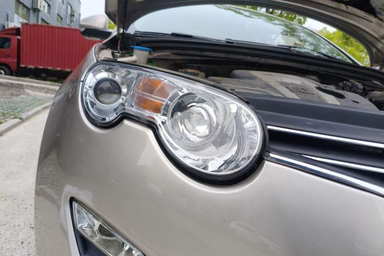 Used Roewe 550 2012 550D 1.8T Automatic Prestige Edition Right Front Headlight