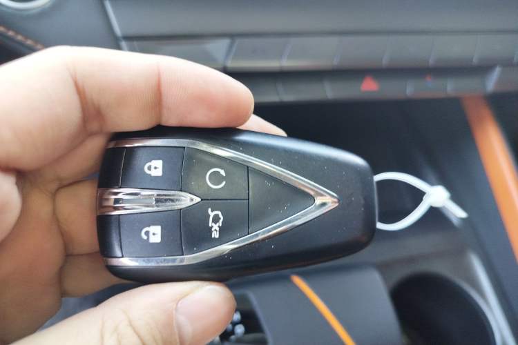 Used Changan UNI-V iDD 2023 ZhiDian iDD 1.5T 113km Smart & Fun Version
