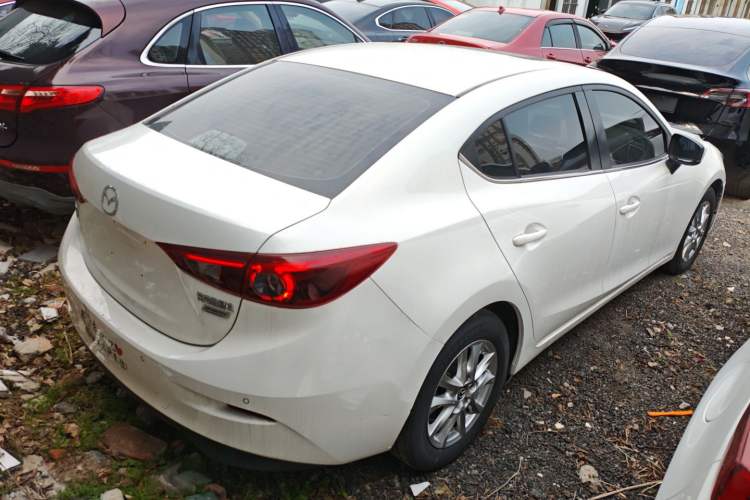 Used Mazda Mazda 3 Axela 2017 Sedan 1.5L Automatic Luxury Model China VI Standard