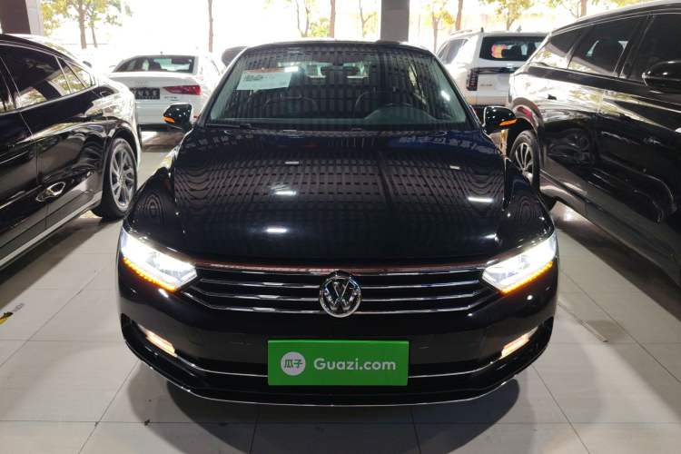 Used Volkswagen Magotan 2019 330TSI DSG Luxury Version China VI Standard Front