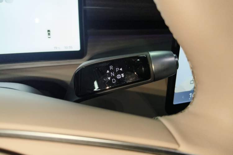 Used XPeng X9 2025 740 Ultra-Long Range Max
