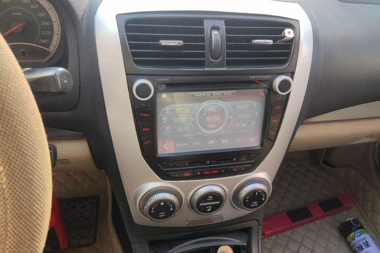 Used Bestune B50 2012 1.6L manual fashion version