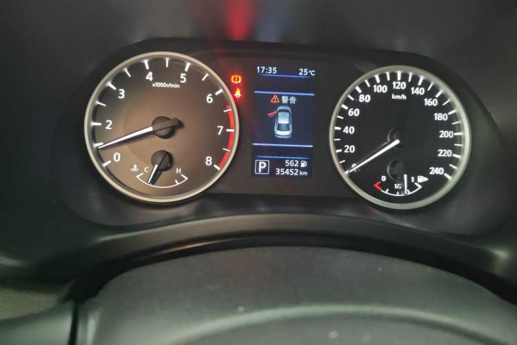 Used Nissan Sylphy 2021 1.6L XL CVT Enjoyment Edition Odometer Close Up