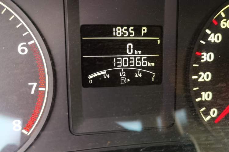 Used Volkswagen Sagitar 2014 Revised Version 1.6L Automatic Comfort Edition Odometer Close Up