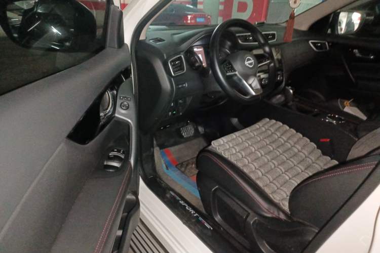 Used Nissan Qashqai 2023 Classic 2.0L CVT XV Comfort Edition
