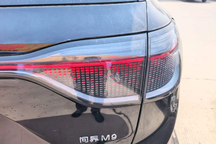 Used Hima AITO M9 2024 Range-Extended Max Edition 42 kWh 6-Seater Version Exterior 3