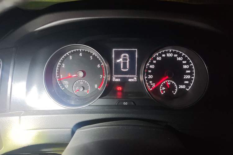 Used Volkswagen Golf 2017 1.6L Automatic Comfort Million-Vehicle Anniversary Edition