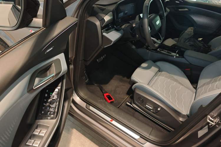 Used Audi Q6L e-tron 2026 First Launch Navigation Edition Driver Seat