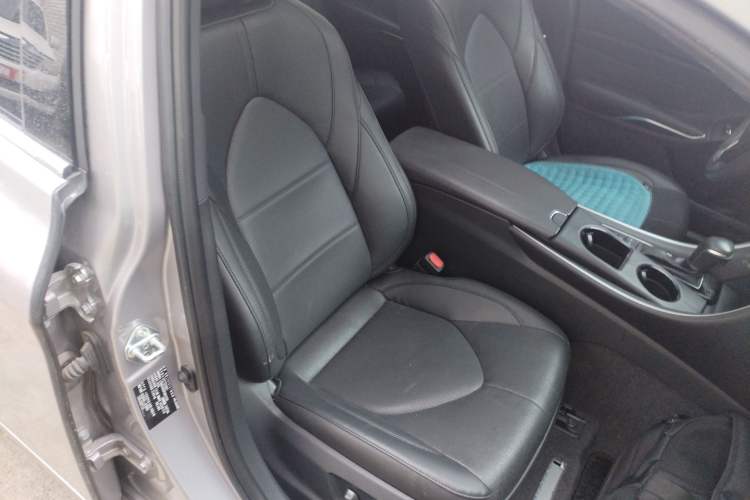 Used Toyota Avalon 2023 Dual-Engine 2.5L Luxury Edition Right Front Seat