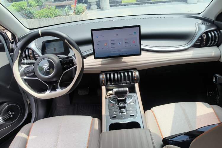 Used BYD Yuan PLUS 2023 Champion Edition 430KM Superior Model Center Console