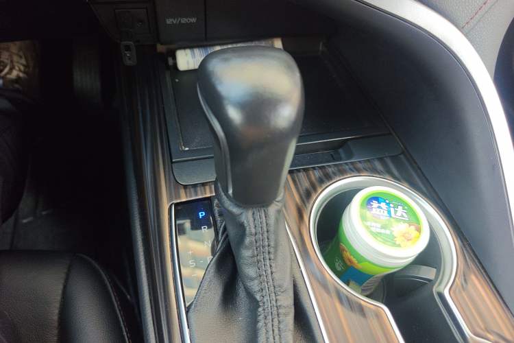 Used Toyota Camry 2019 2.5G Luxury Edition China VI Standard Gear Lever