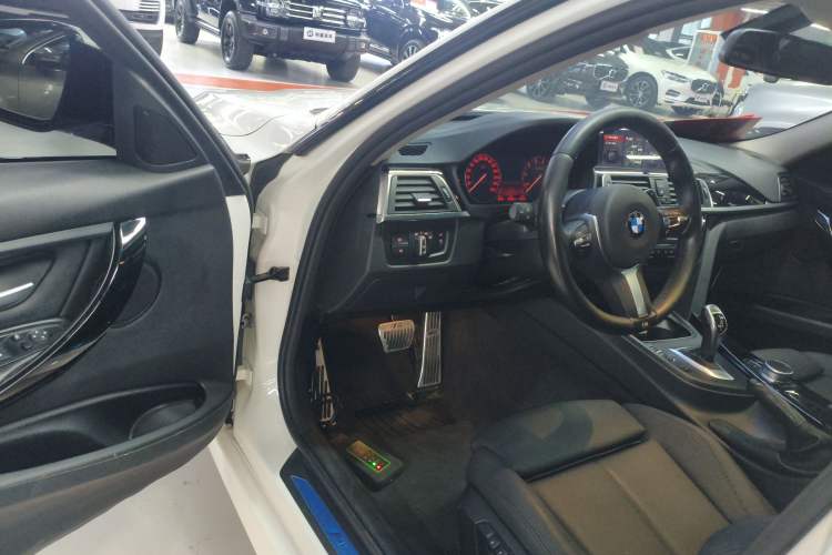 Used BMW 3 Series 2018 320Li Leading Model M Sport Package
