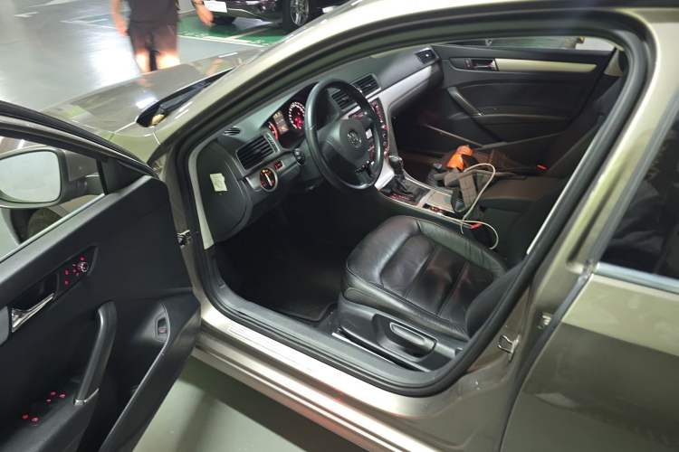 Used Volkswagen Passat 2014 1.8TSI DSG Prestige Edition Driver Seat