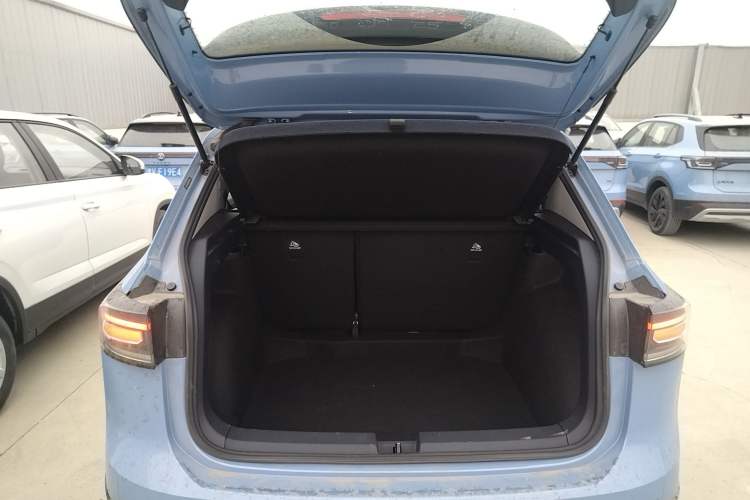 Used Volkswagen Tharu 2025 NewRui 300TSI Prestige Edition
