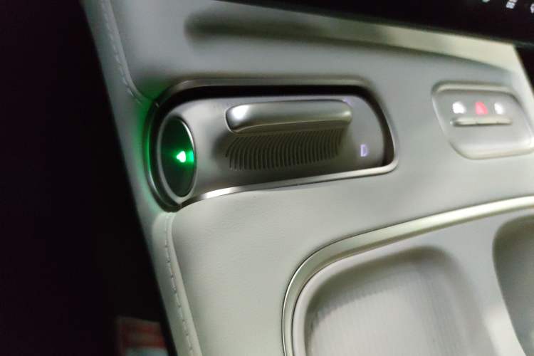 Used Nio ES6 2024 75 kWh Gear Lever