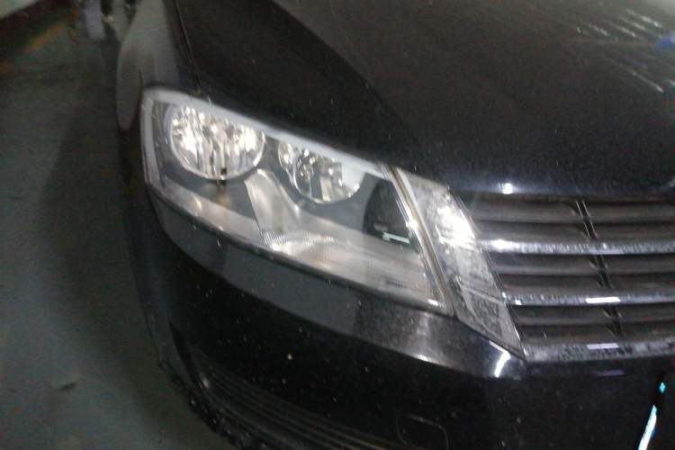 Used Volkswagen Lavida 2015 1.6L Automatic Fashion Edition Right Front Headlight