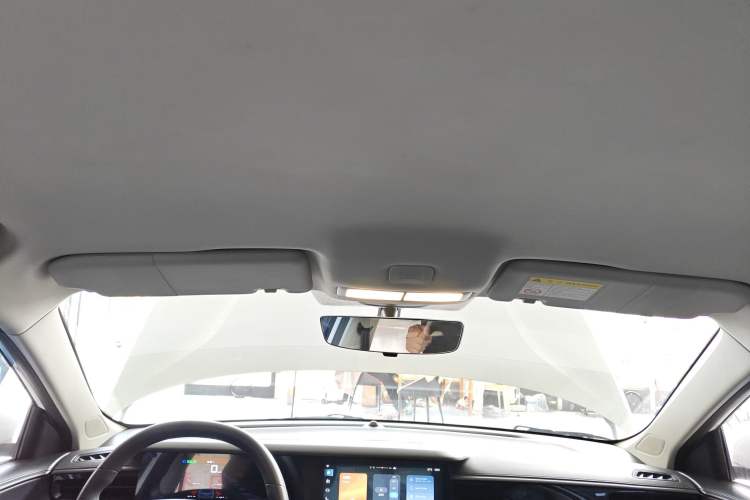 Used Roewe i5 2023 1.5L Manual Comfort Edition